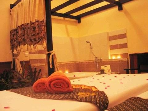 Ciputra Golf, Club & Hotel Surabaya Exterior foto